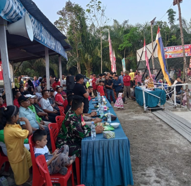 Bupati H Zukri Tutup Turnamen VollyBal Putri Cup II IPKPB di Kelurahan Pangkalan Bunut