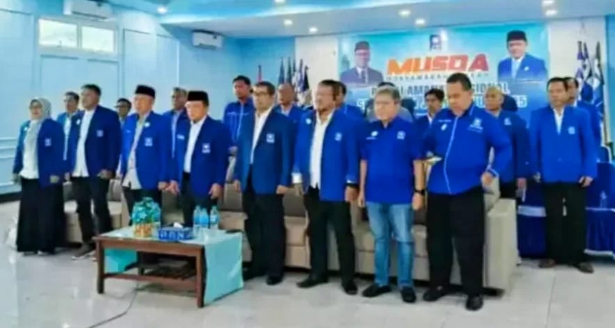 Zulhas Kukuhkan 11 DPD PAN Jambi Untuk Periode Lima Tahun ke Depan
