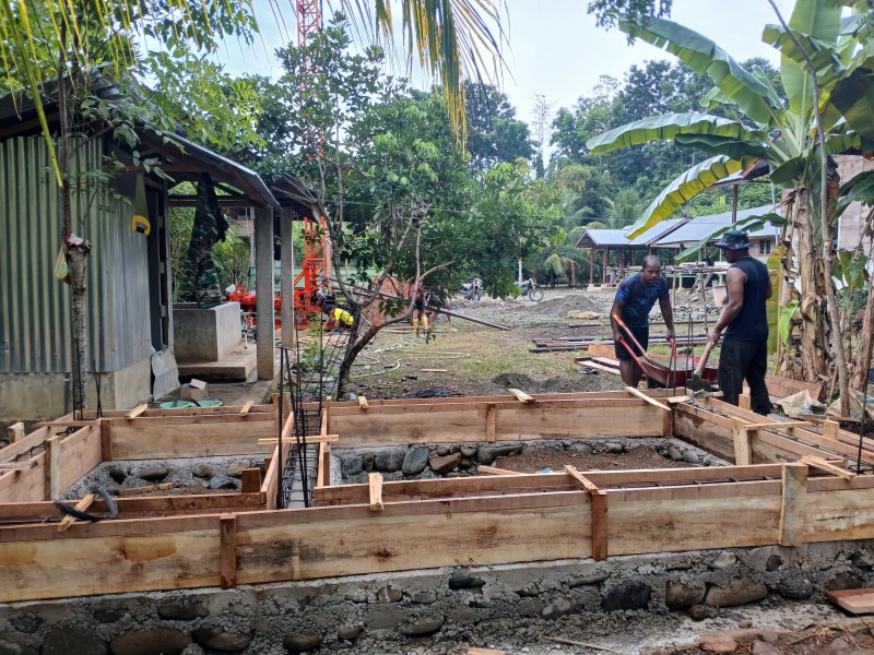 Satgas TMMD Ke-129 Tancap Gas Bangun MCK, Pondasi Kokoh Jadi Prioritas di Dayah Babul Ula Al Munawarah