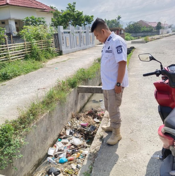 Turun Langsung , Camat Indra Hermawan Redam Sengketa Irigasi Kasigi