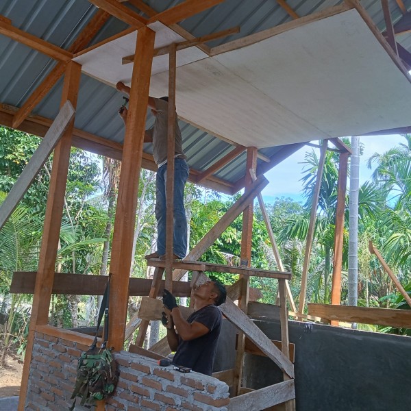 Plafon Terpasang, Rehab Rumah Nyak Ubit TMMD ke-129 Capai 45 Persen