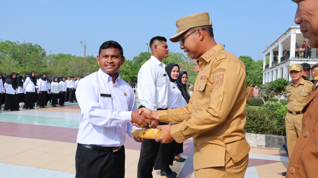 Lantik 1156 PPPK, Wabup Rohil Harapkan PPPK Memberikan Kontribusi Nyata Terhadap Kemajuan Daerah