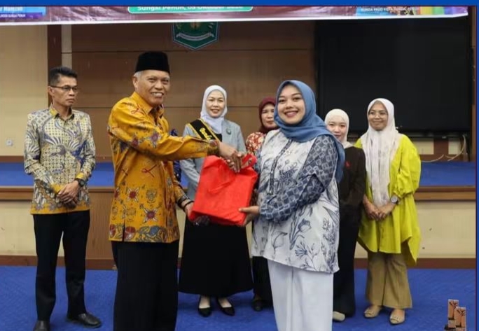 Buka Kelas Parenting PAUD, Wawako Azhar: Peran Orang Tua Penting Bentuk Generasi Berkarakter