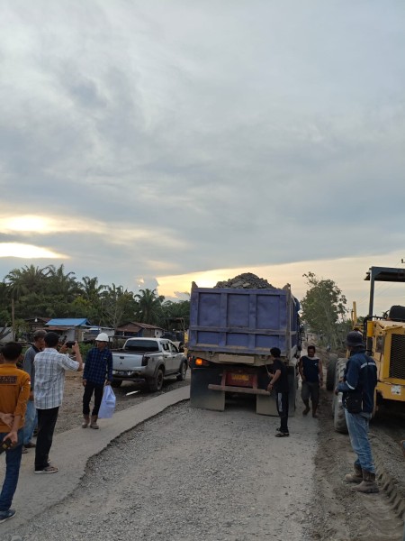 Dipenuhi Permintaan Wabup Jhony Charles, CSR PT. Jatim Perbaikan Jalin Kubu