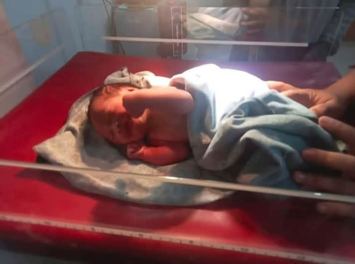 Geger! Bayi Laki-laki Ditemukan Terlantar di Pinggir Jalan Dekat SMK Bukit Tengah Kerinci