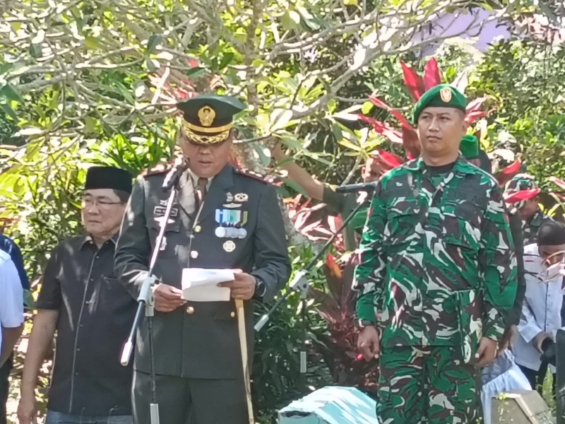 Dandim 0417/Kerinci Pimpin Pemakaman Kasdim.