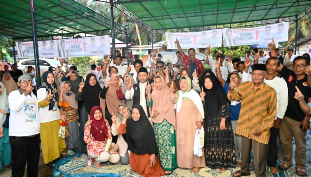 Diguyur Hujan Lebat, Warga Tetap Antusias Ikuti Kampanye Cagubri Abdul Wahid