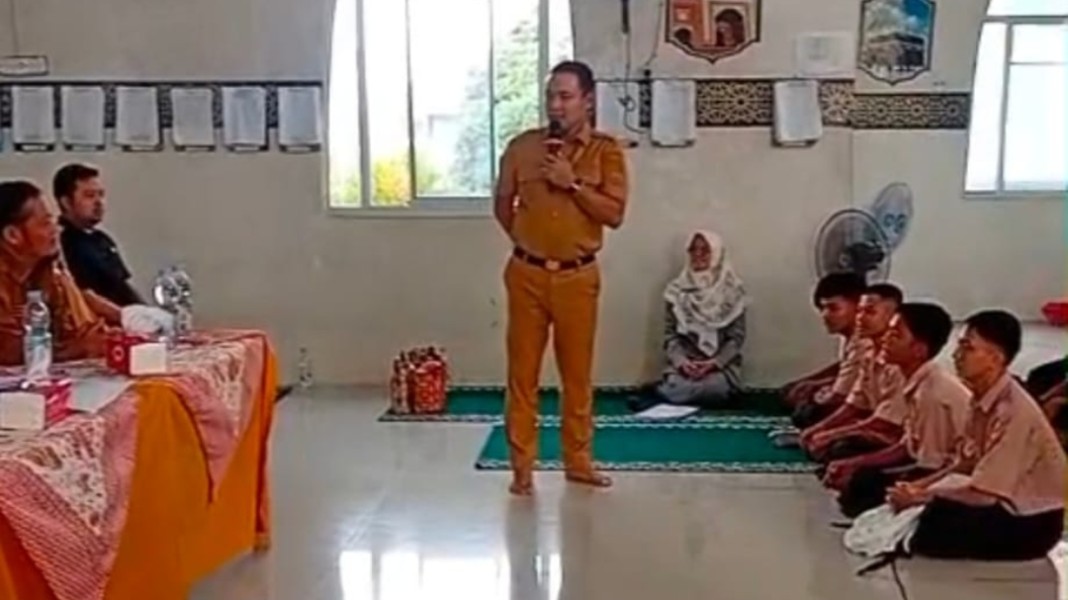 Wabup Dorong Siswa SMKN 1 Pangkalan Kerinci Pengusaha Muda